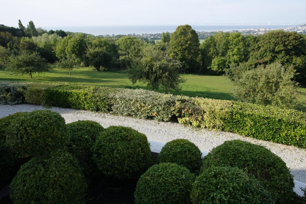 Manoir De Benerville Bed and Breakfast Deauville Exterior foto