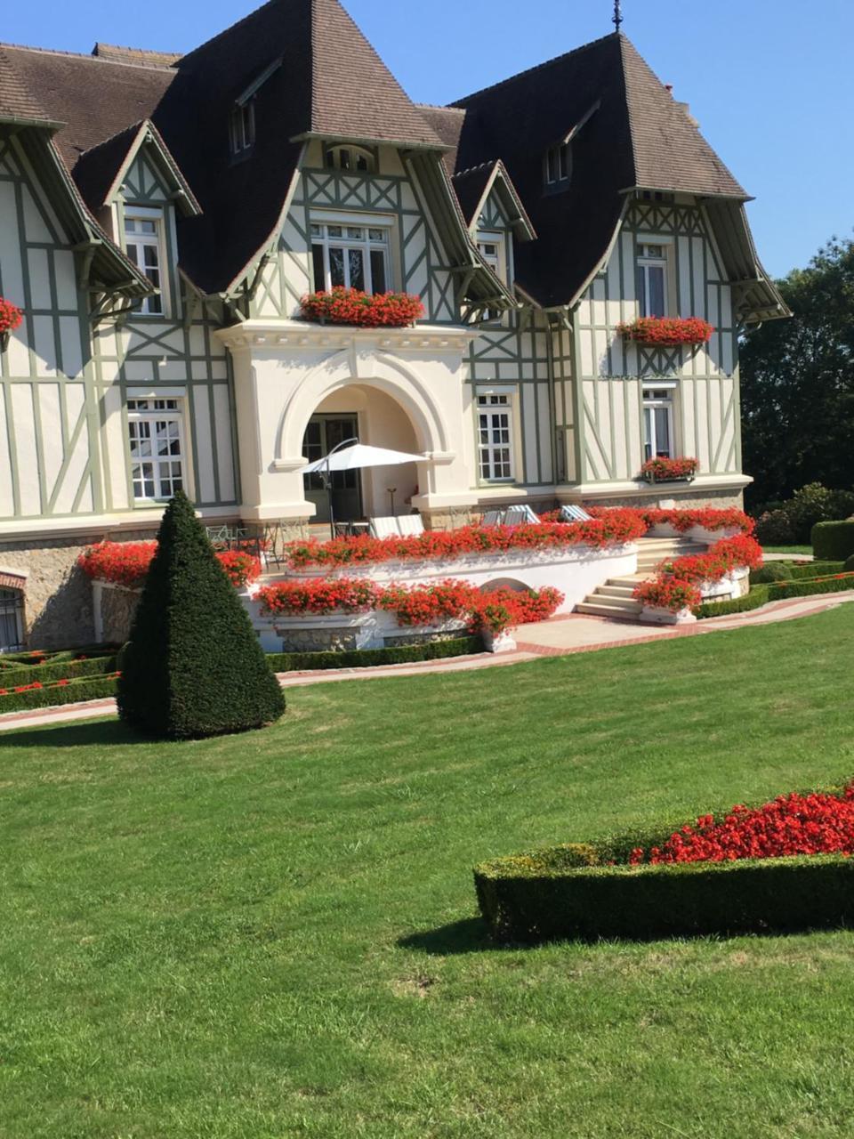 Manoir De Benerville Bed and Breakfast Deauville Exterior foto